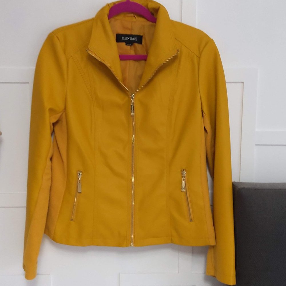 ELLEN TRACY Mustard Yellow Pleater zip Jacket size Medium GOLD Zippers
